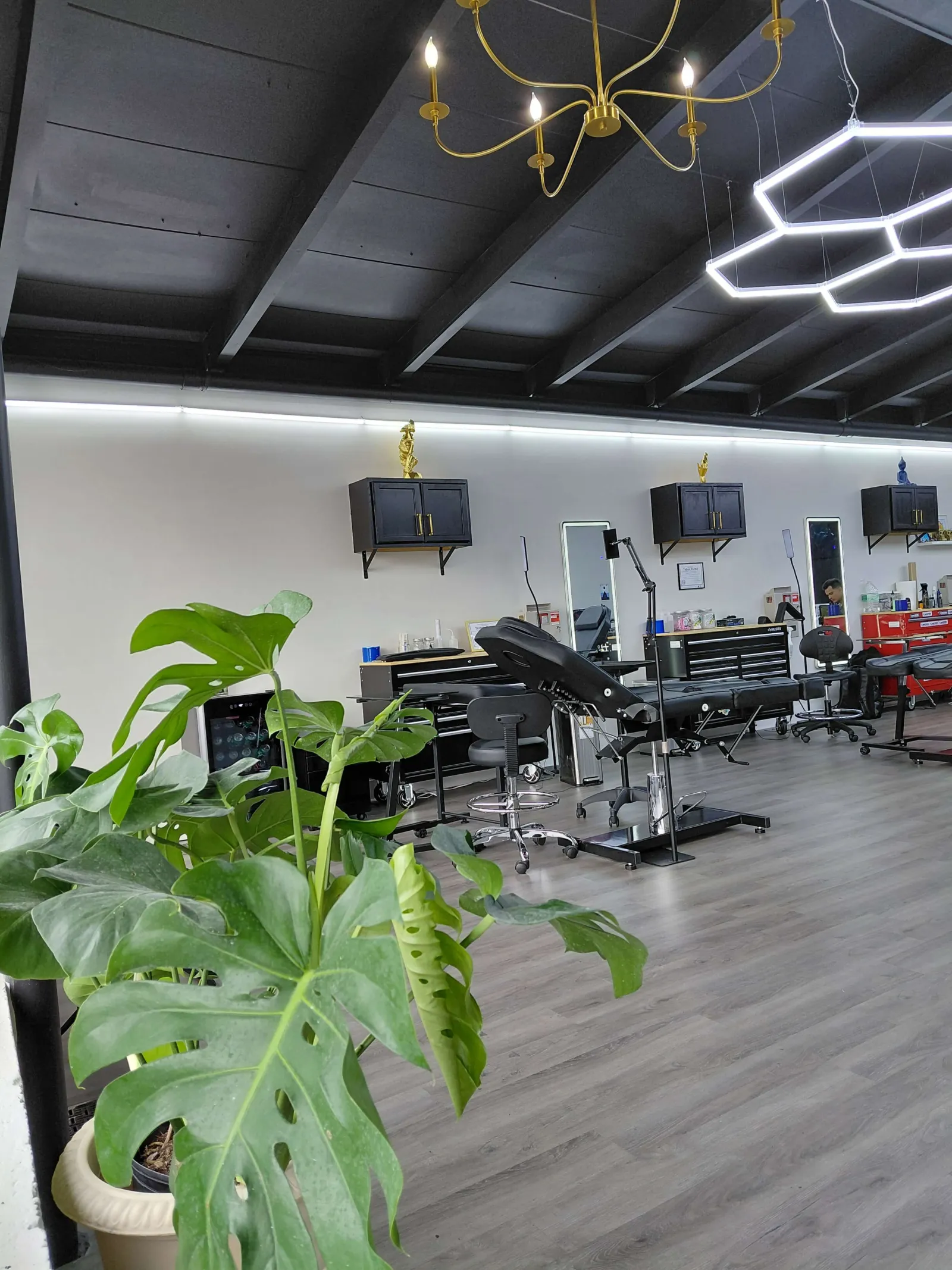 Shadow Studio interior with premium tattoo stations